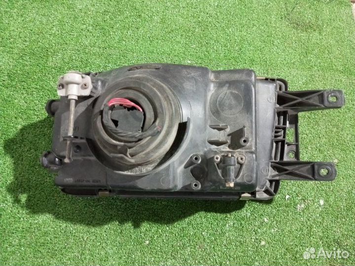 Фара галогеновая правая Mitsubishi Rvr N23W