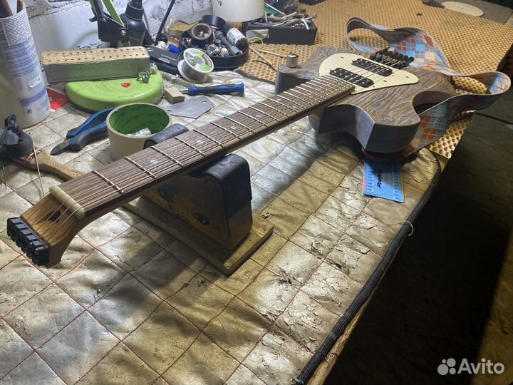 Мастеровая электрогитара Headless (Ramona Galaxy)