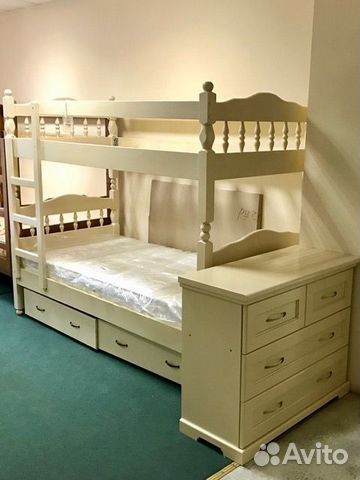 Двухъярусная кровать