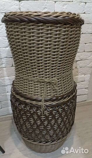 Кашпо-ваза из экоротанга