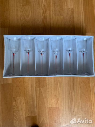 Прозрачные бокалы