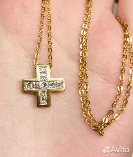 Золотой крест с цепью и бриллиантами
