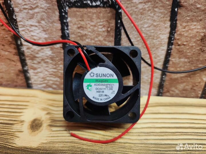 Вентилятор Кулер Sunon Новый DC 5V 40x40x20
