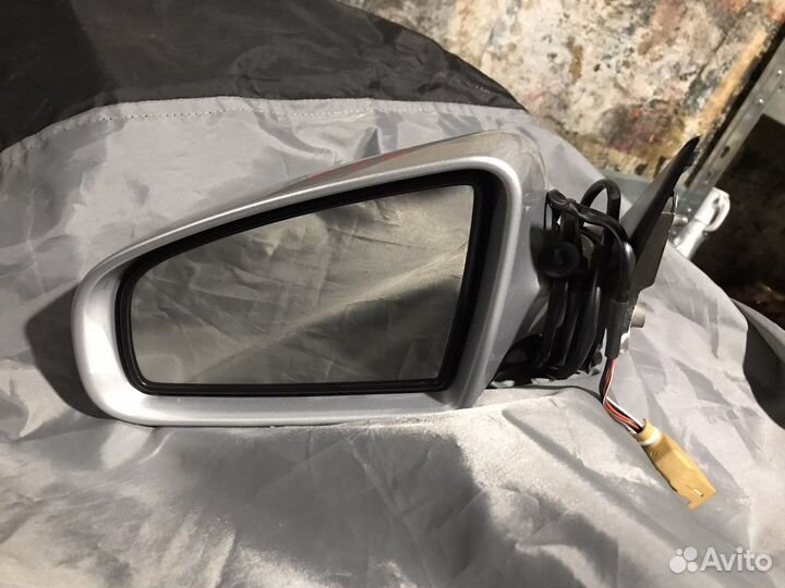 Правое боковое зеркало Audi A4 B7