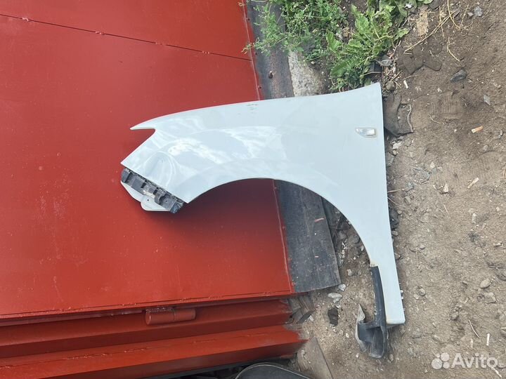 Крыло переднее левое renault logan 2