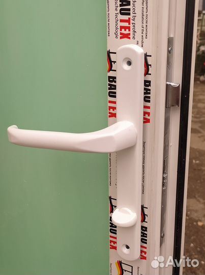 Дверь пластиковая 700 на 2000