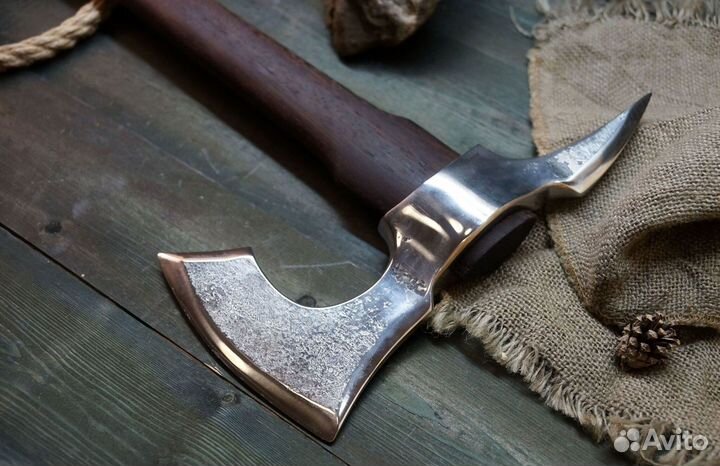 Топор Шершень