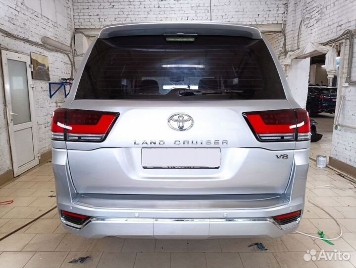 Рестайлинг Toyota Land Cruiser 200 в стиль 300