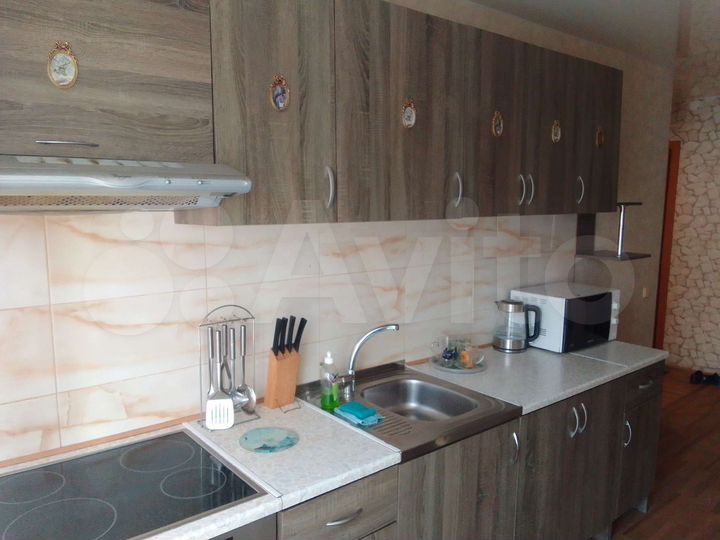 2-к. квартира, 58 м², 1/9 эт.