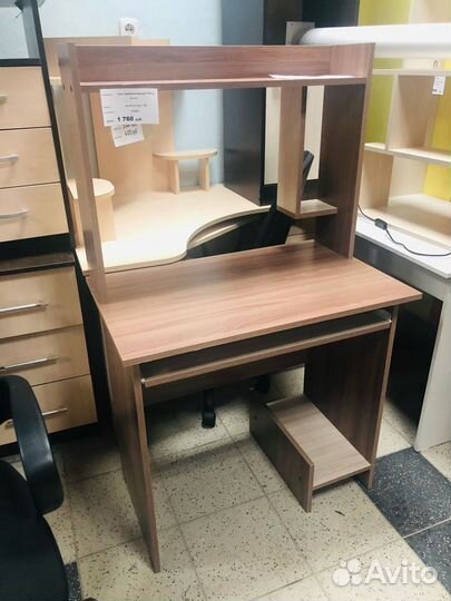 Стол компьютерный