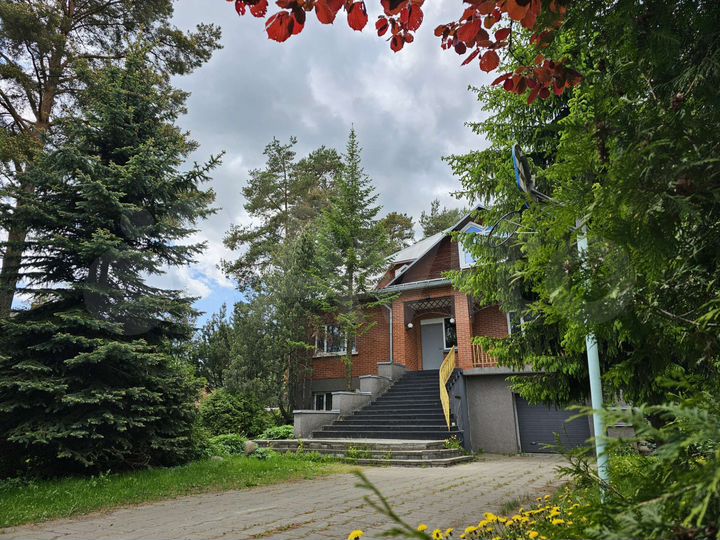 Дом 370 м² на участке 10 сот.