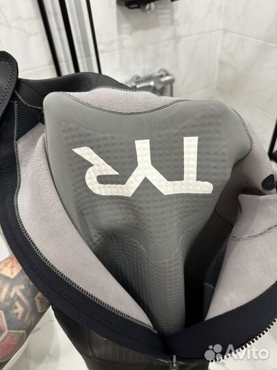 Гидрокостюм TYR hurricane CAT 3