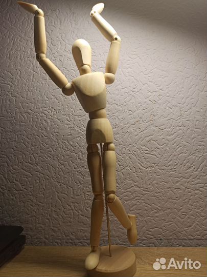 Манекен из дерева (Оригинал)