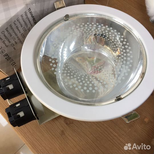 Светильник потолочный