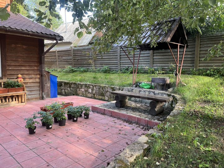 Коттедж 160 м² на участке 100 сот.