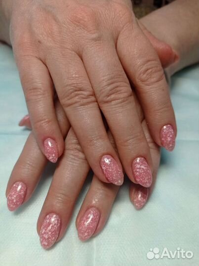 Маникюр, педикюр, наращивание ногтей