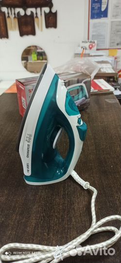 Б-7 Утюг Starwind SIR6720