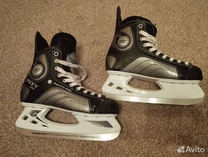 Коньки хоккейные profy LYX series 5000