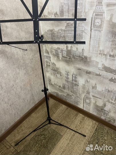 Пюпитр. Держатель для нот