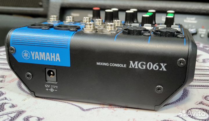 Компактный микшерный пульт Yamaha MG06X