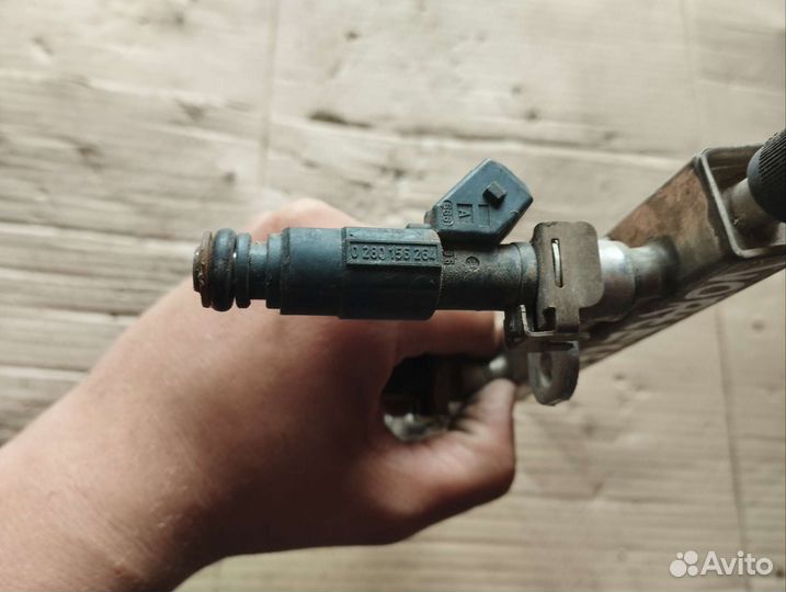 Топливная рампа с форсунками Vortex Estina 1.6