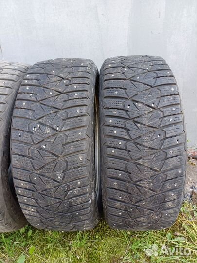 Goodyear Ultragrip 600 215/55 R17 98T