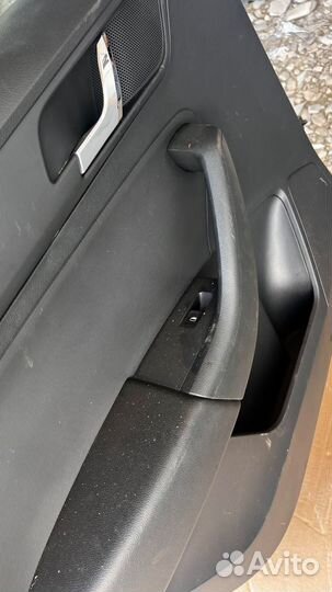 Обшивку двери Шкода Рапид