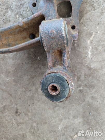 Кулак поворотный задний левый Toyota Camry ACV 40