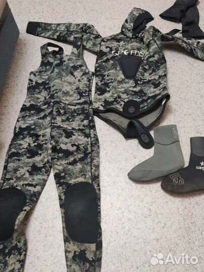 Гидрокостюм, снаряжение для подводной охоты