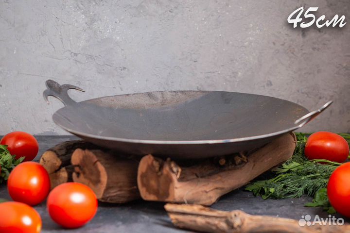 Сковорода Садж из стали 45 см на кованой подставке