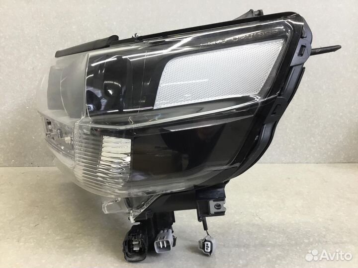 Фара левая Toyota Land Cruiser (200) 2008-2021