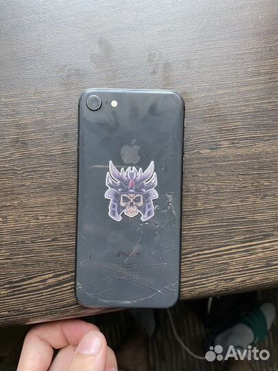 Телефон iPhone8