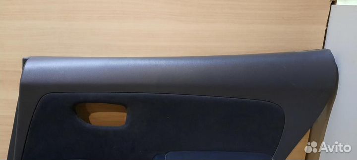 Обшивка двери задняя правая Hyundai Elantra HD 200