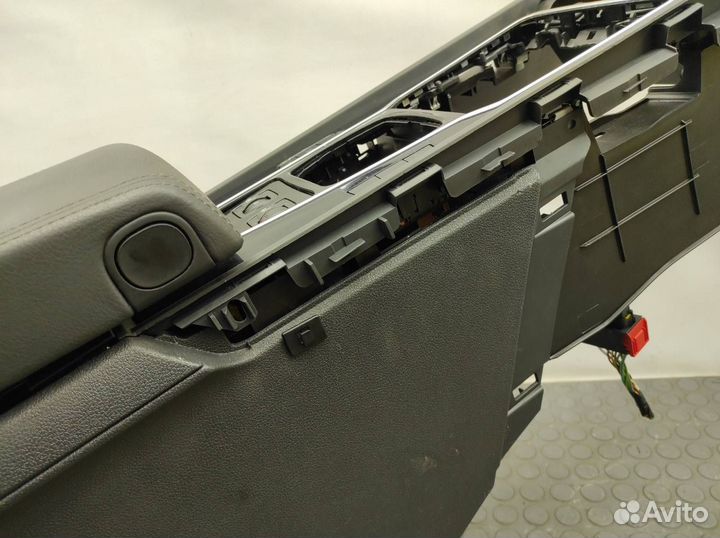 Подлокотник Peugeot 508 W2 EP6CDT 1.6 THP 5F02