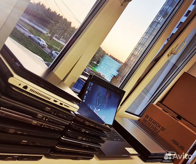 Ноутбуки продаются всвязи с закрытием офисов