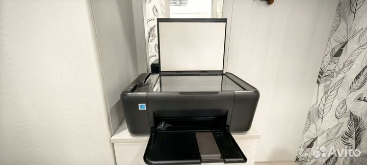 Цветной струйный принтер HP Deskjet F2483