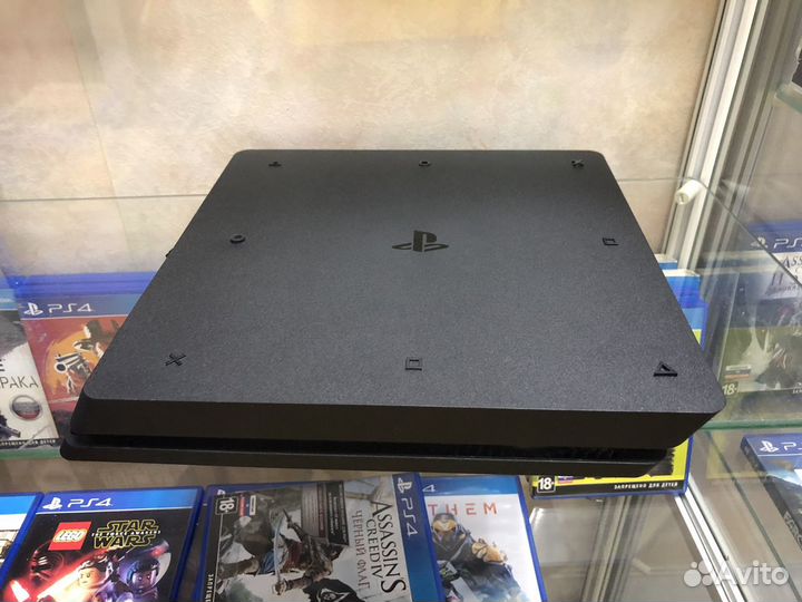 PlayStation 4 Slim