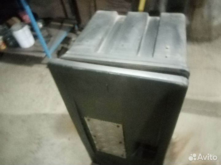 Инструментальный ящик для прицепа