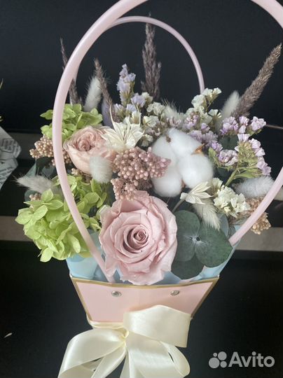 Букеты из стабилизированных цветов и сухоцветов