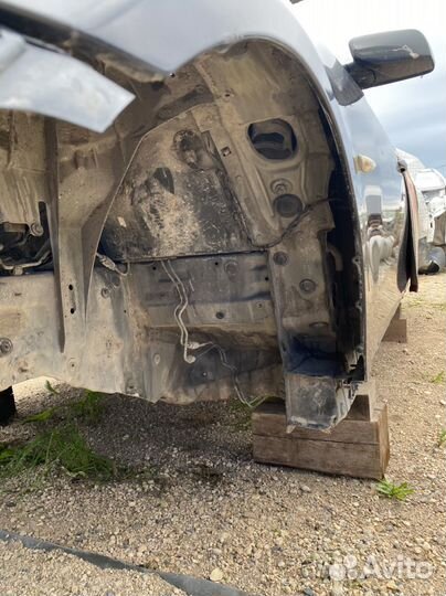 Крыло переднее левое BMW 5 e60/e61