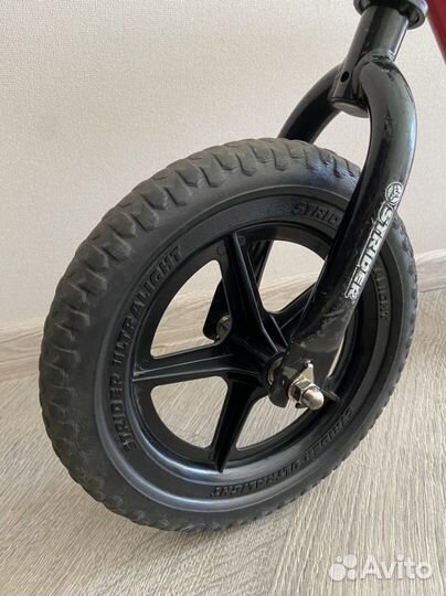 Беговел strider st4 + комплект лыж