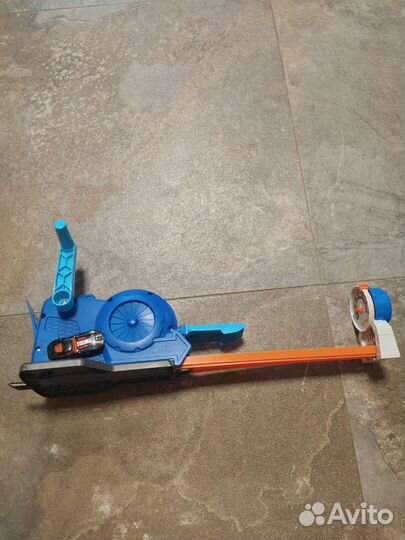 Пусковое устройство HotWheels с машинкой