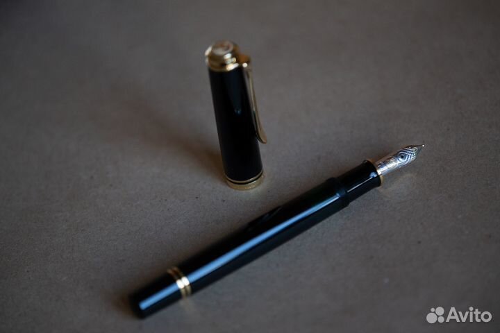 Перьевая ручка Pelikan Souveraen M 600 черный еf
