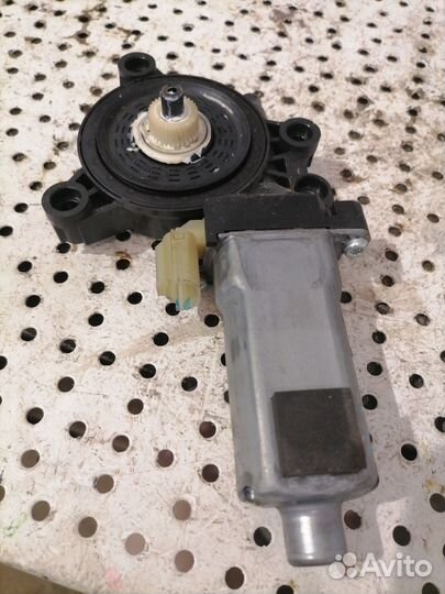 Мотор стеклоподъемника Hyundai Elantra