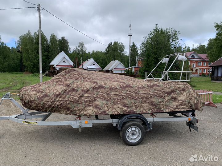 Моторная лодка под водомёт