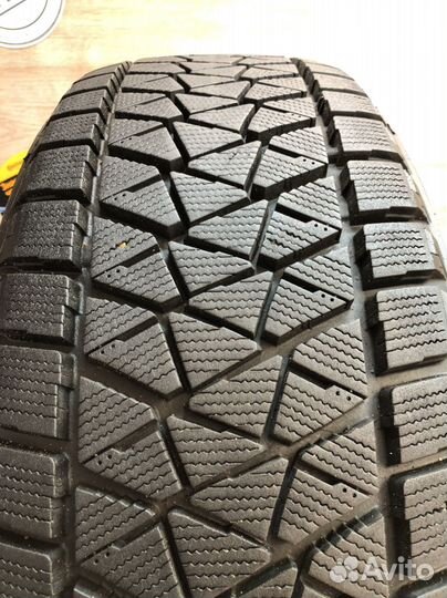 Bridgestone Blizzak DM-V2 235/55 R20 102T