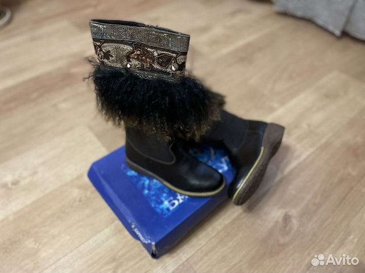 Сапоги новые для девочки 38р