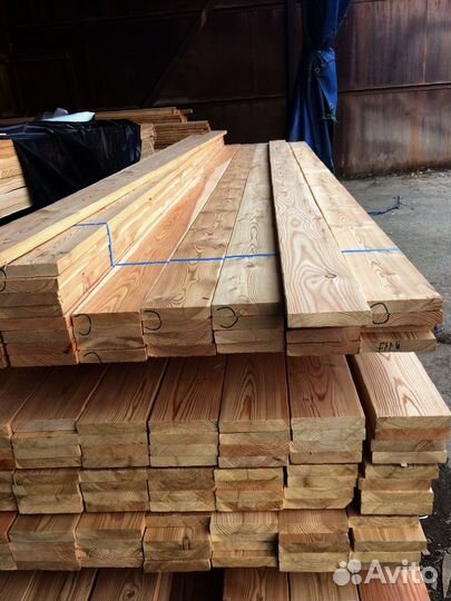 Шлифованные доски лиственницы 55x125 мм, равномерн