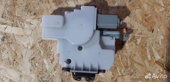 Замок багажника Infiniti QX80 I рестайлинг (2014–2