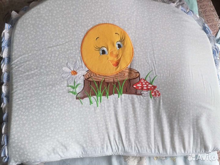 Бортики в кроватку, подушка и постельное белье